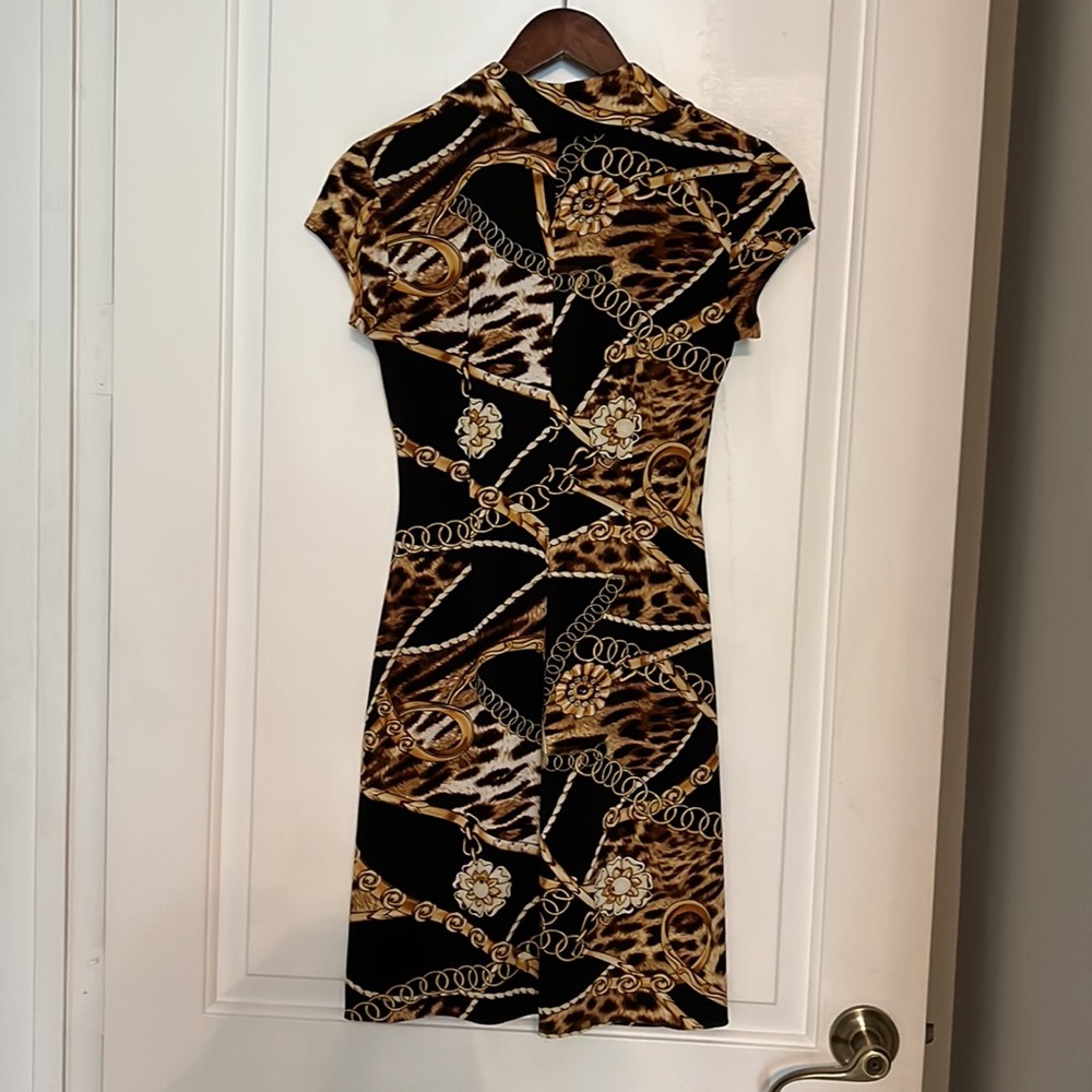 Cache drees - Picture 3 of 3